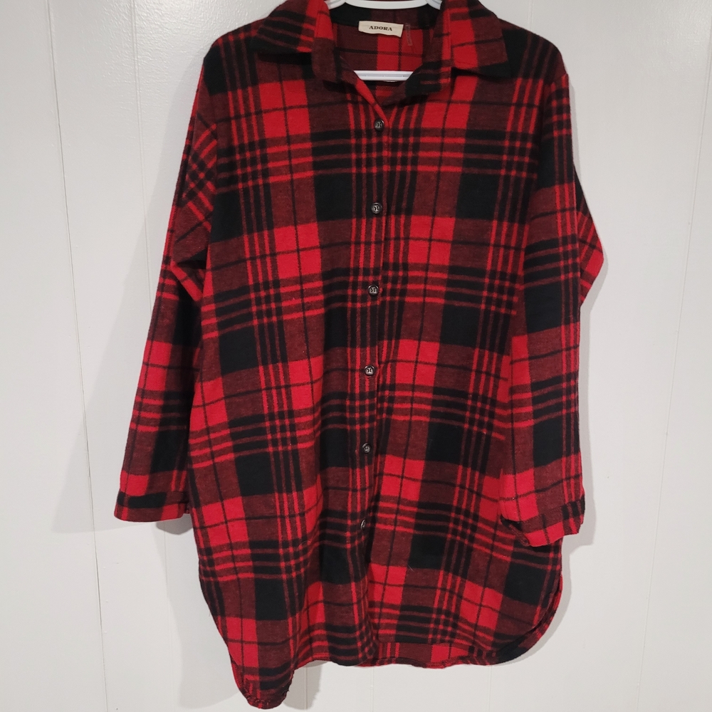 ADORA Women's Red and Black Plaid Mid Length Thick Shacket With Pockets.